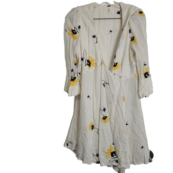 Free People Dresses & Skirts - Free People Medium dress deep v-neck wrap button ruffle flutter sleeve sheer